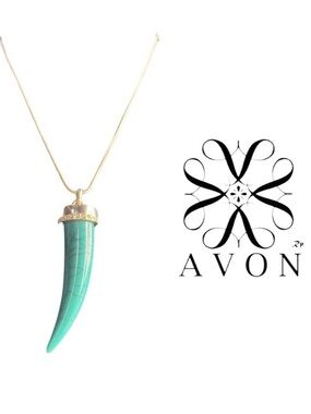 Avon Vintage Faux Turquoise Tooth Necklace